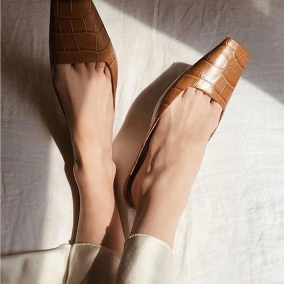 Toteme Shoes - Toteme The Mule  Croc-Embossed Flats